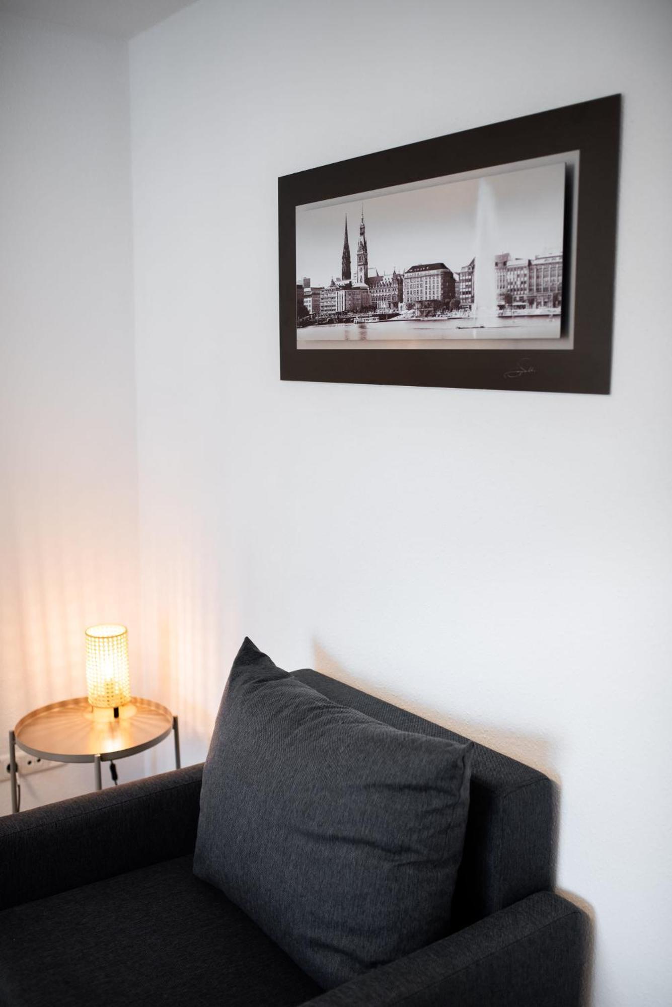 Central Apartment 4 Bedrooms For Up To 12 Guests Hamburg Exterior foto